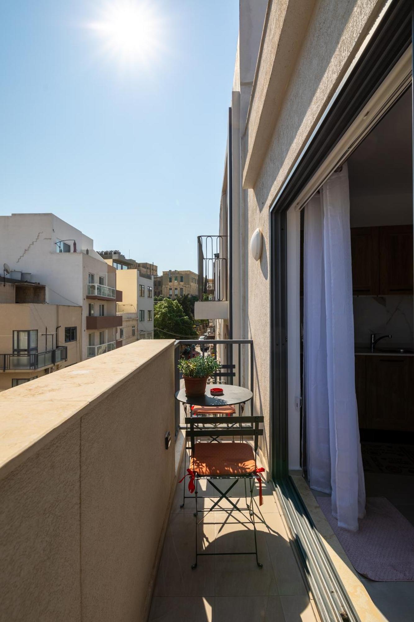 Modern 2Br Stylish Apartment With 2 Balconies - Close To St Julian'S & Sliema & Yacht Marina Pieta Exterior photo